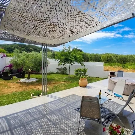 펜션 Casa Sant Anghjulu With Hot Tub Penta di Casinca